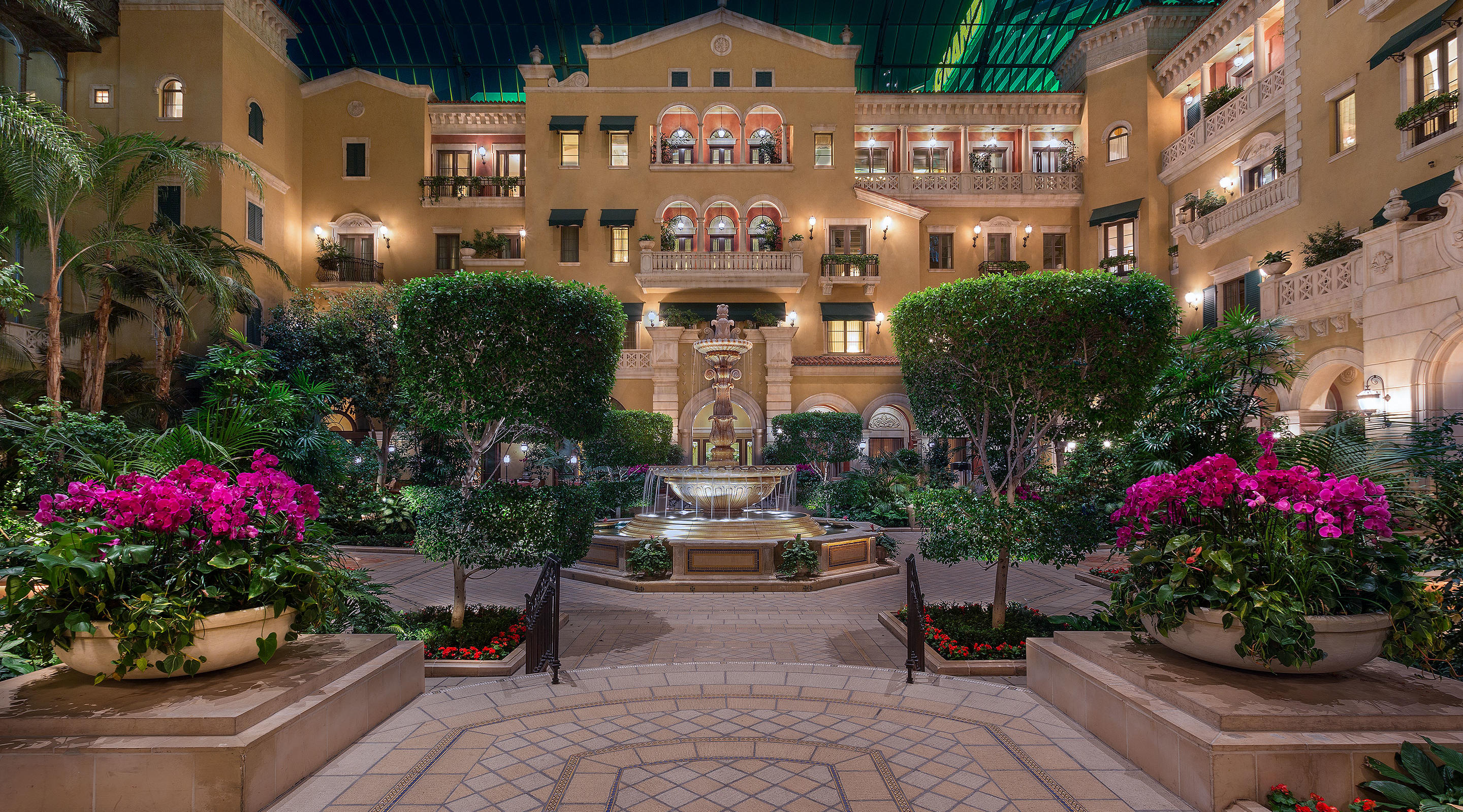 mgm-grand-hotel-rooms-mansion-exterior-a